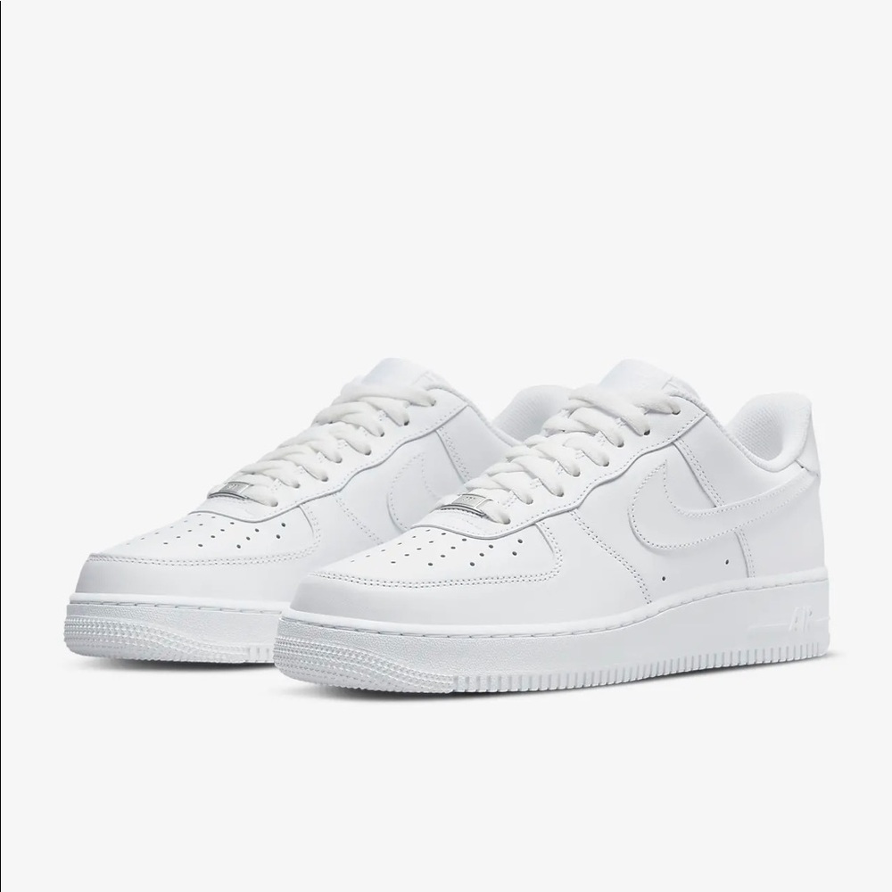 BRAND NEW (W) Nike Air Force 1 07’